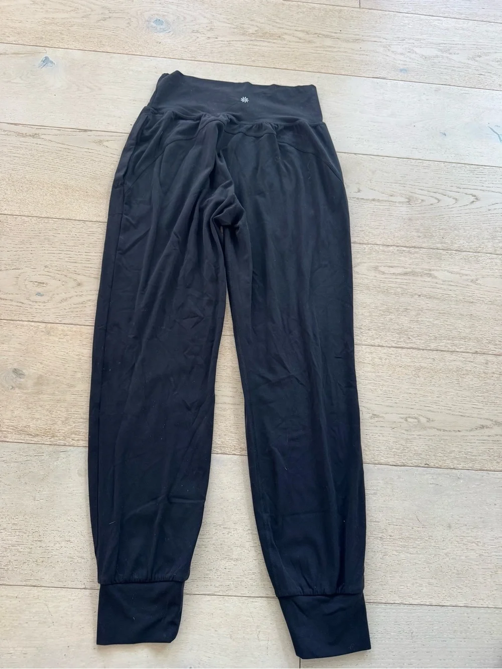 Athleta Salutation Jogger Pants Women S black Leggings High Rise